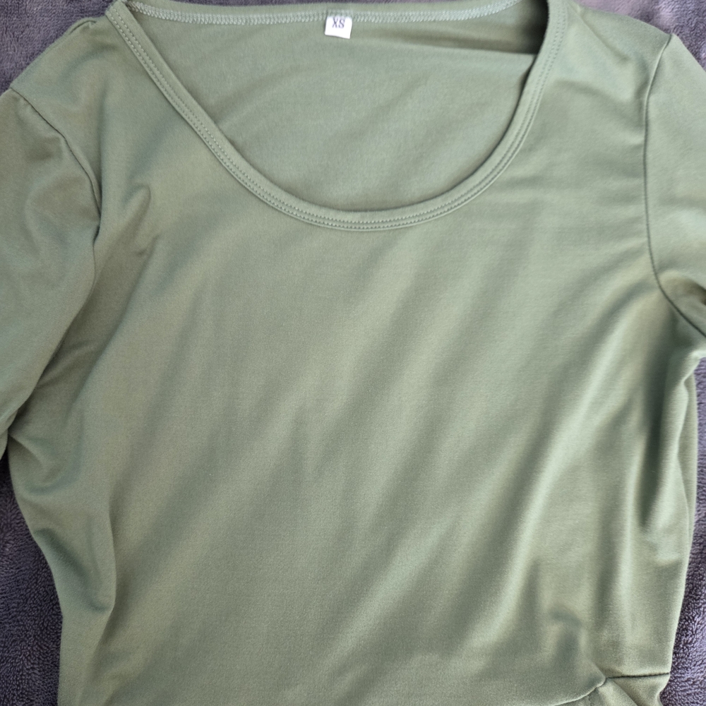 ☀️ 3/$15 - Green Long Sleeve Dress - Picture 3 of 6
